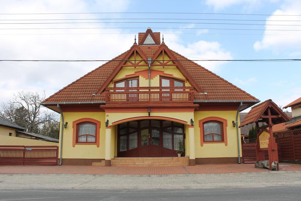 Nussbaum Panzio Hotell Keszthely Exteriör bild